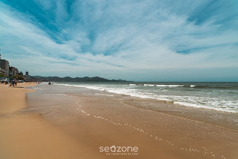 Apto 2Q c/ churrasqueira em Meia Praia MLO0601