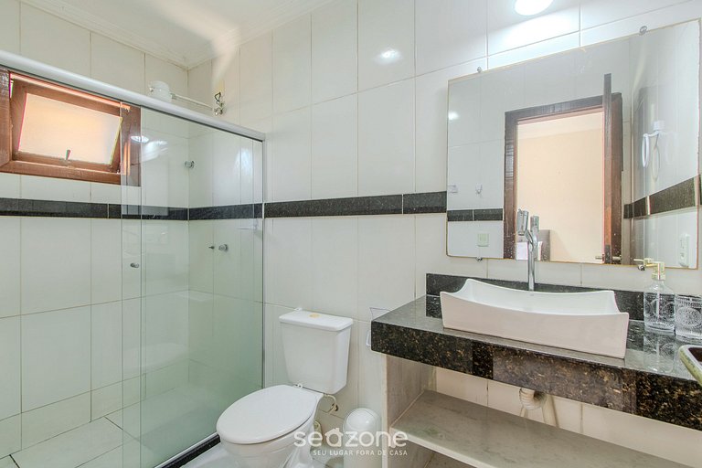 Apto c/ piscina e churrasqueira na Praia GIU0003