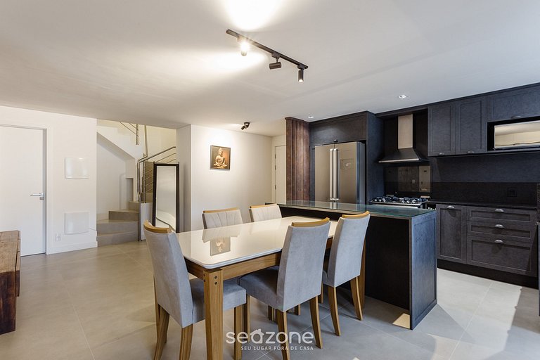 Apto Duplex Próximo à Praia em Jurerê JPR410