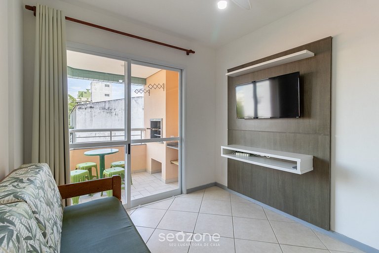 Apto con parrilla a 60m de la playa SMB0307