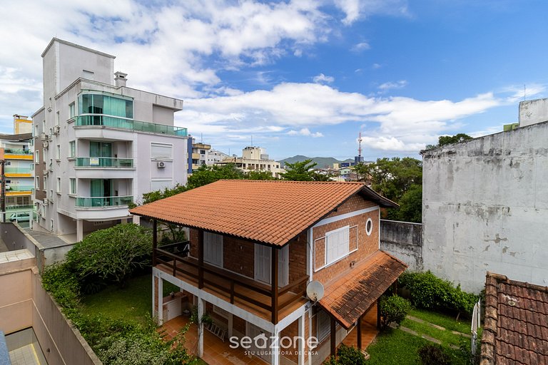 Apto c/ churrasqueira a 60m da praia SMB0307