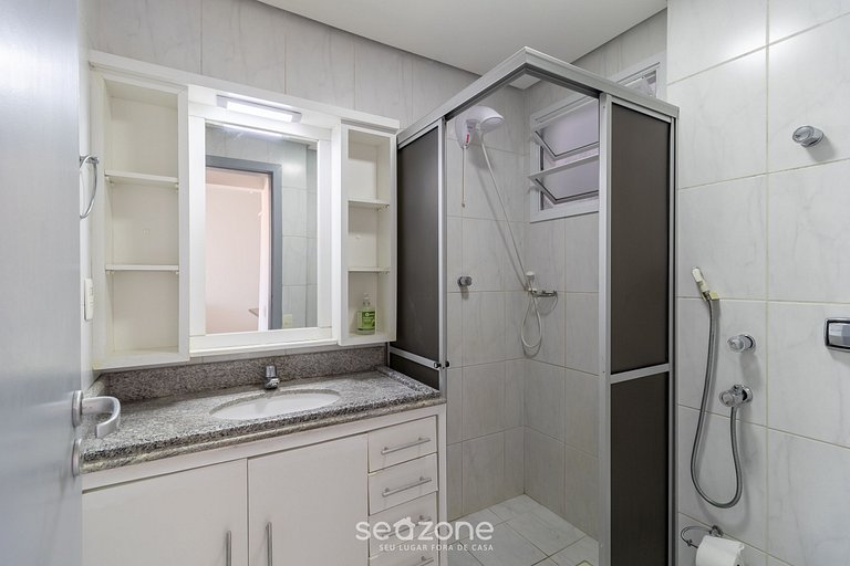 Apto con parrilla a 60m de la playa SMB0307