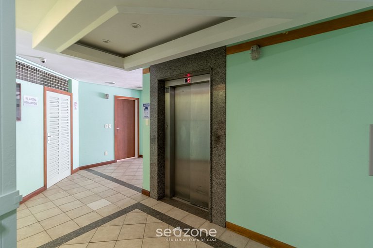 Apto c/ churrasqueira a 60m da praia SMB0307