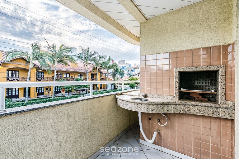 Apto c/varanda a 3min da praia de Bombas FLD103