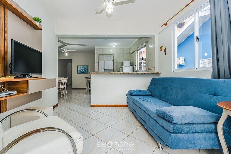 Apto c/varanda a 3min da praia de Bombas FLD103