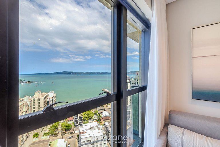 Apartamento com vista para o mar, condomínio a 280 metros da
