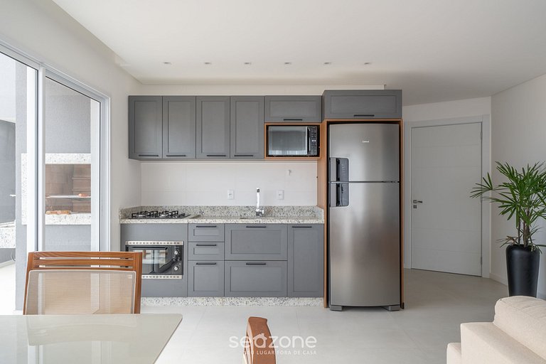 Apto c/ piscina e churrasqueira Bombinhas RNA0303