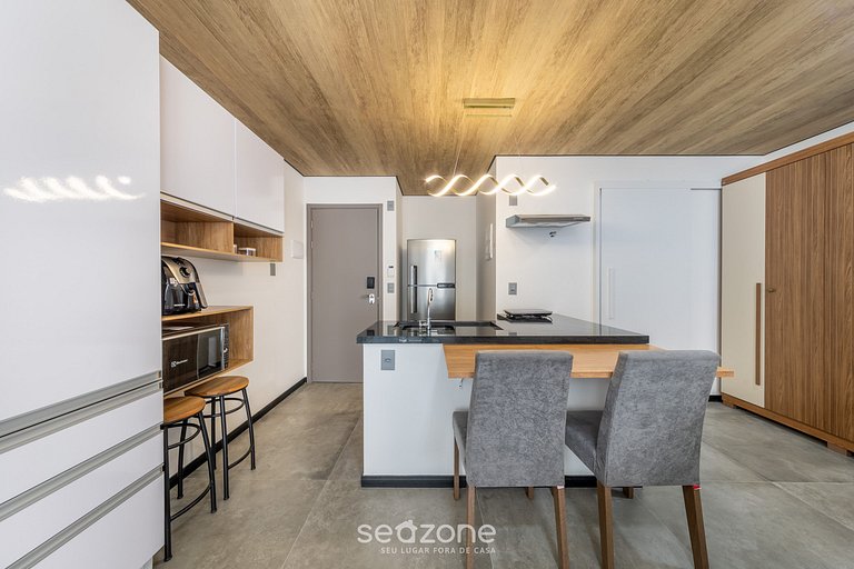 Comodidad en Orilla vista lateral al mar NWT0304