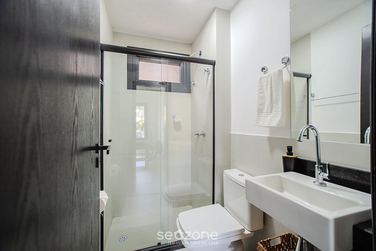 Apartamento c/ Piscina na Praia do Forte VLP0109