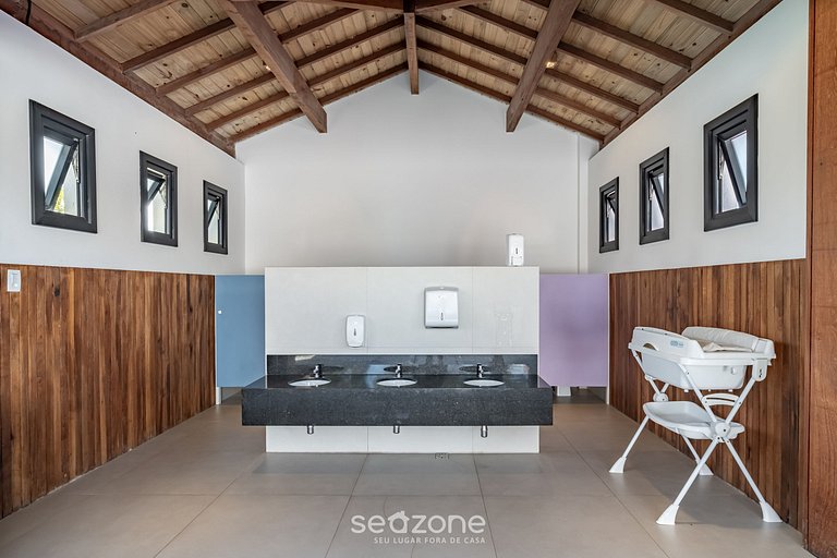 Apartamento c/ Piscina na Praia do Forte VLP0109