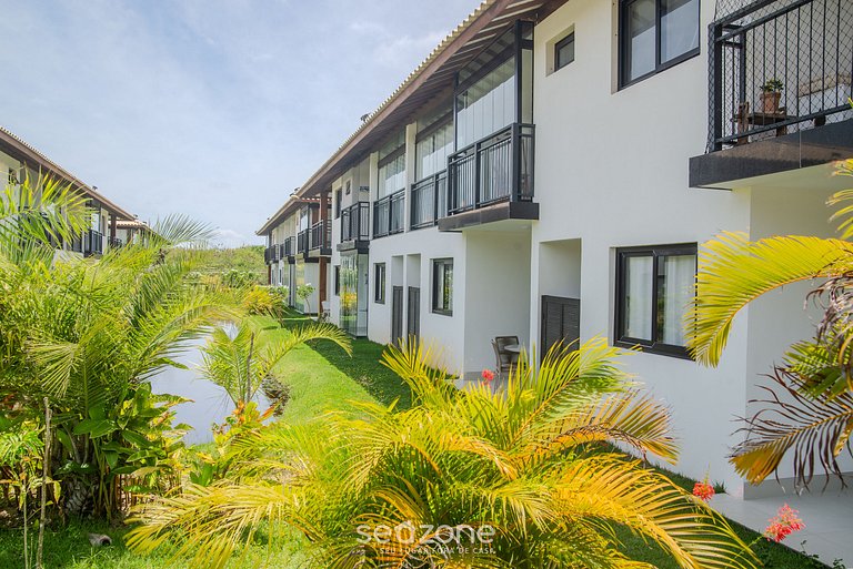 Apartamento c/ Piscina na Praia do Forte VLP0109