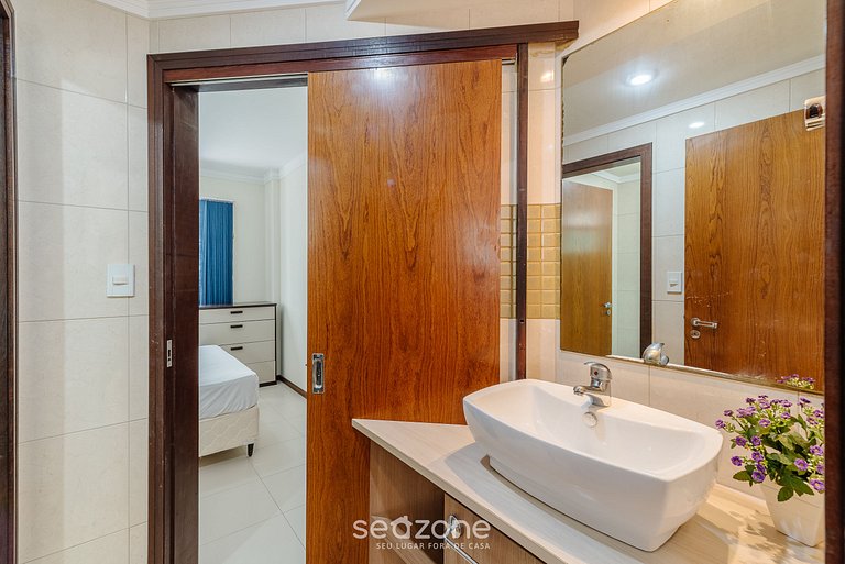 Apto vista mar c/ churrasq. a 50m da Praia ATT0602