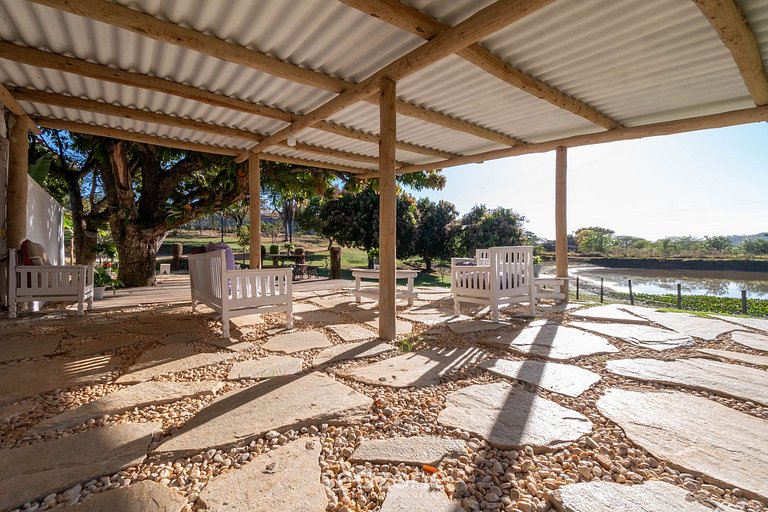 Suíte Moderna Frente ao Lago em Goiania - RGB001