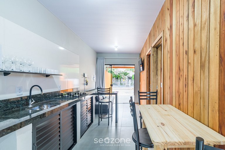 Casa 2Q c/ Churrasqueira 270m Praia RUC0002