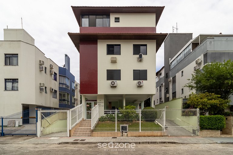 Linda cobertura a 5 minutos da praia Jurere COS302