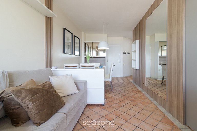 Belo apto a menos de 100m da praia EMP2201