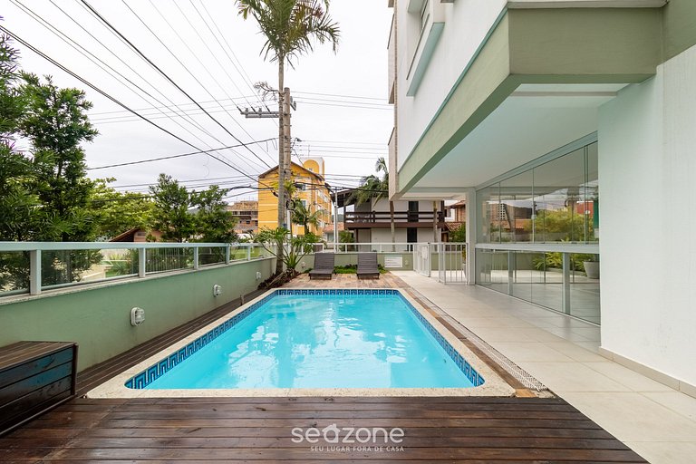 Lindo apto com sacada a 150m da praia SDP206