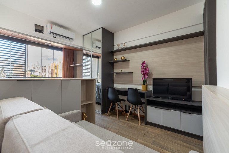 Estúdio c/ lazer na Barra, 750m da praia EUB0902