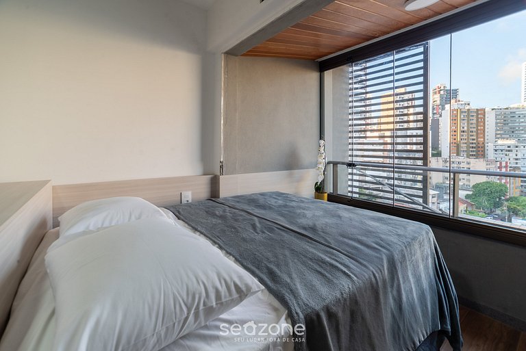 Estúdio c/ lazer na Barra, 750m da praia EUB0902