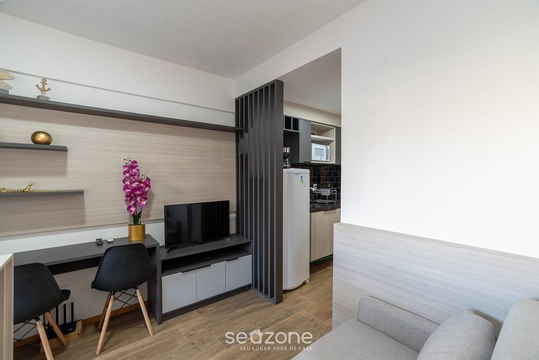 Estúdio c/ lazer na Barra, 750m da praia EUB0902