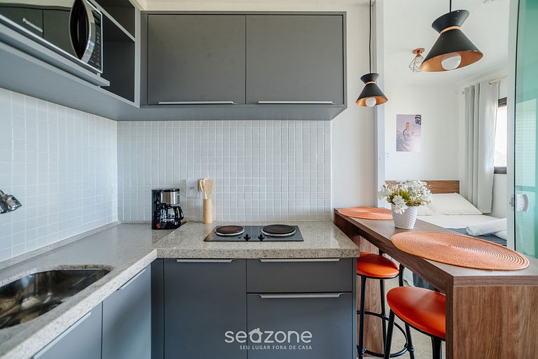 Apto Vista Mar em cond c/ acad e piscina - SOA0608