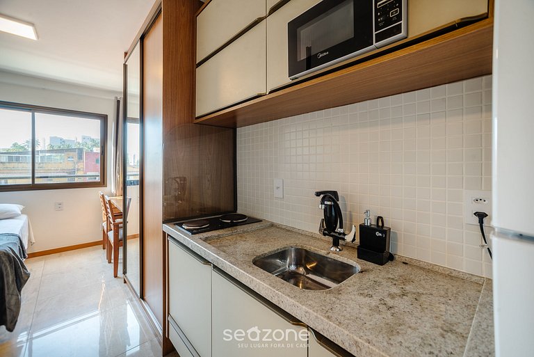 Estudio con piscina frente al mar SOA0107