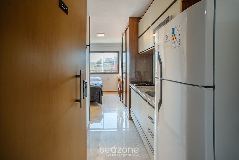 Estudio con piscina frente al mar SOA0107