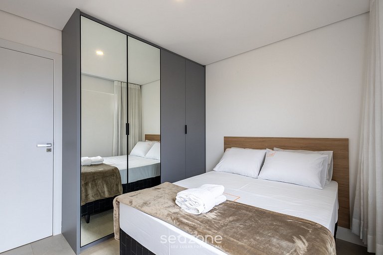 Apto 2Qtos em cond c/ academia e piscina EPK0402