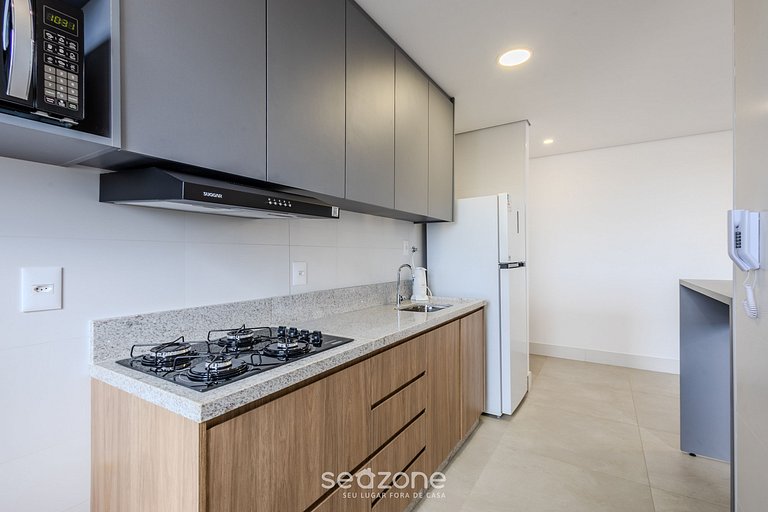 Apto 2Qtos em cond c/ academia e piscina EPK0402