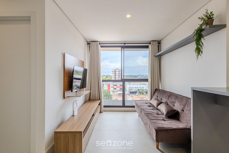 Apto 2Qtos em cond c/ academia e piscina EPK0402