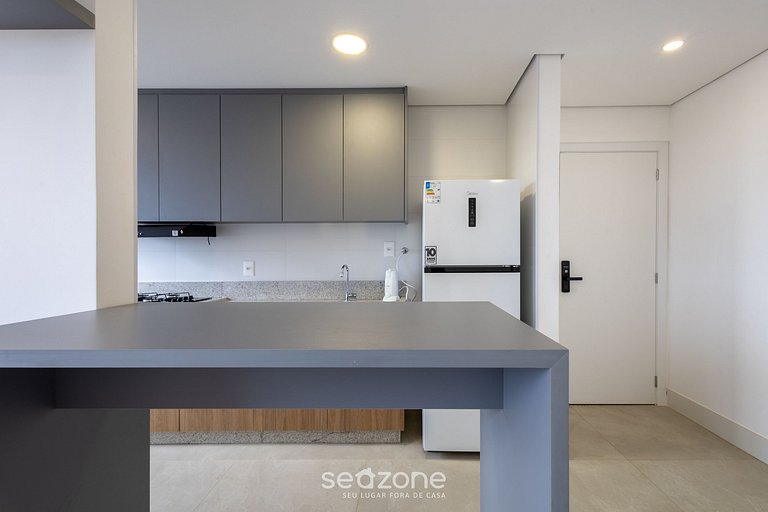 Apto 2Qtos em cond c/ academia e piscina EPK0402