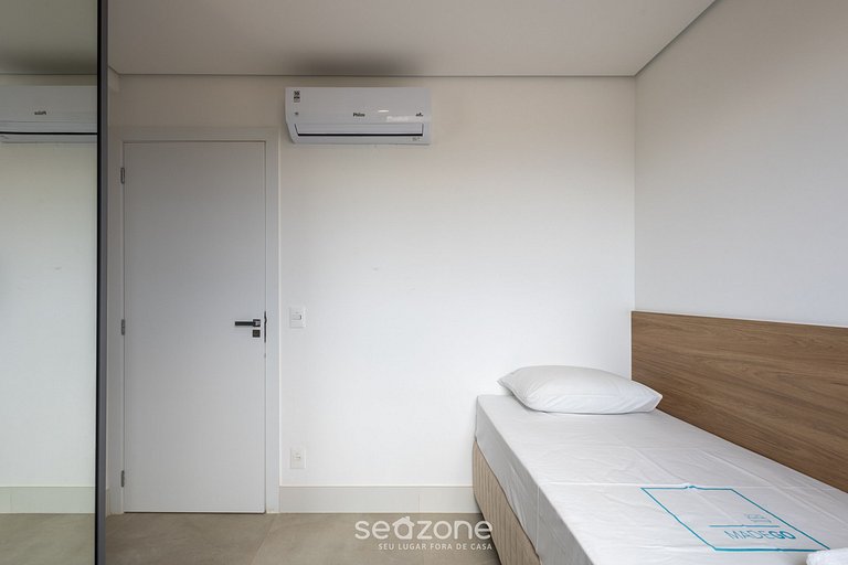 Apto 2Qtos em cond c/ academia e piscina EPK0402