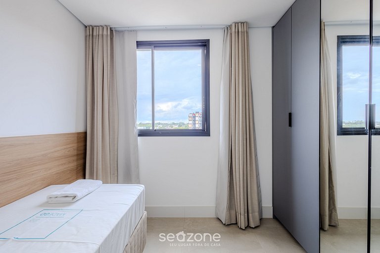 Apto 2Qtos em cond c/ academia e piscina EPK0402