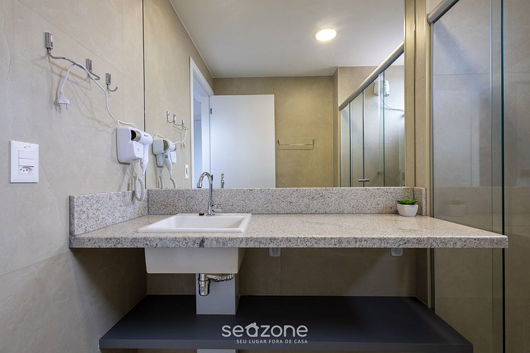 Apto 2Qtos em cond c/ academia e piscina EPK0402