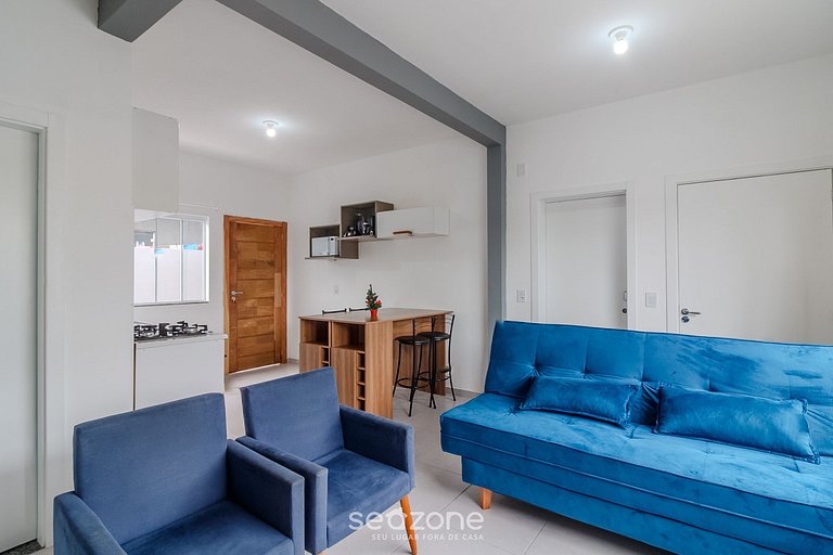 Casa 1Q c/ churrasq. garagem em Penha JCS0004