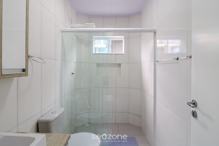 Casa 1Q c/ churrasq. garagem em Penha JCS0004