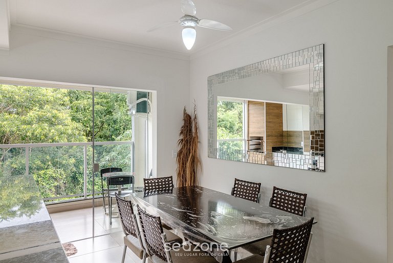 Apartamento em Prédio com Piscina RJI0046