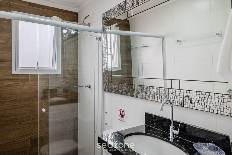 Apartamento em Prédio com Piscina RJI0046