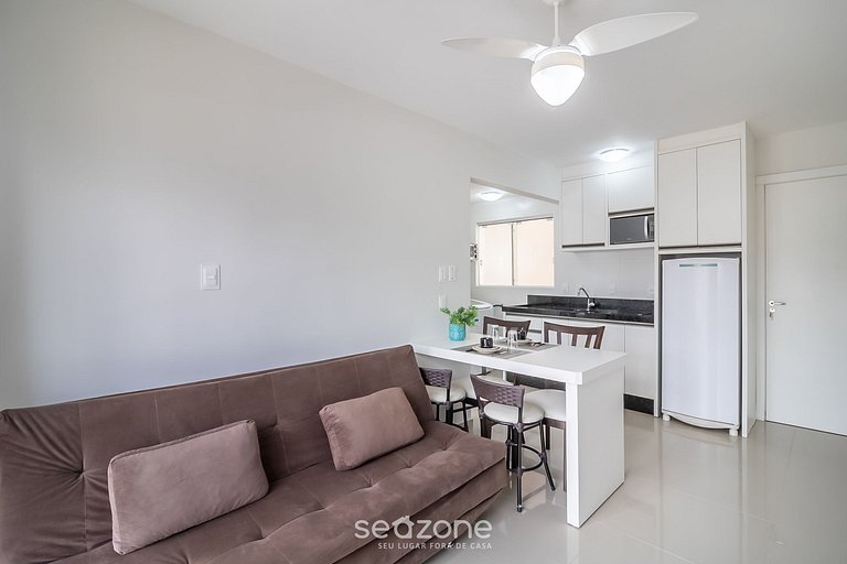 Ap moderno cerca de la Rueda Gigante de BC MBH0601