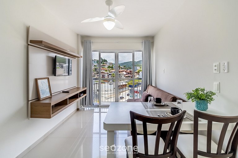 Ap moderno cerca de la Rueda Gigante de BC MBH0601