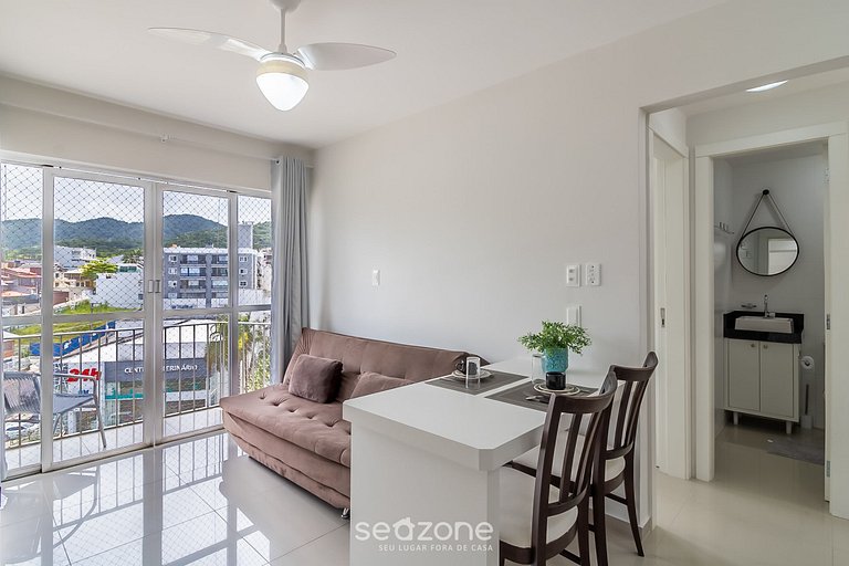 Ap moderno cerca de la Rueda Gigante de BC MBH0601