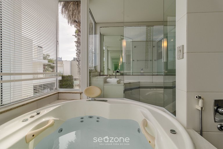 Casa Cactos com piscina e 5 suítes Jurerê RCA264