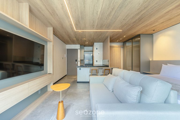 Comodidad con piscina y vista lateral mar NWT1306