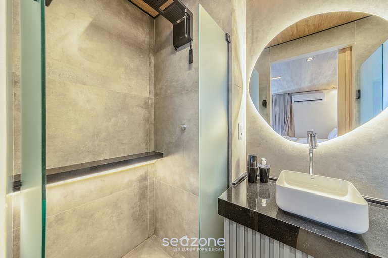 Comodidad con piscina y vista lateral mar NWT1306