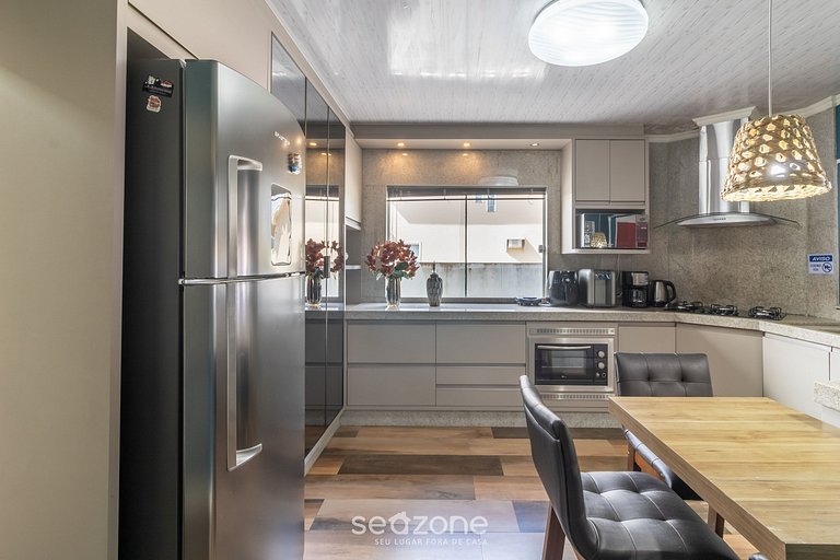 Piso con balcón, 3 dorm. cerca de la playa RSU3842