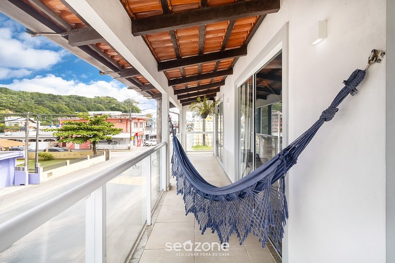 Piso con balcón, 3 dorm. cerca de la playa RSU3842