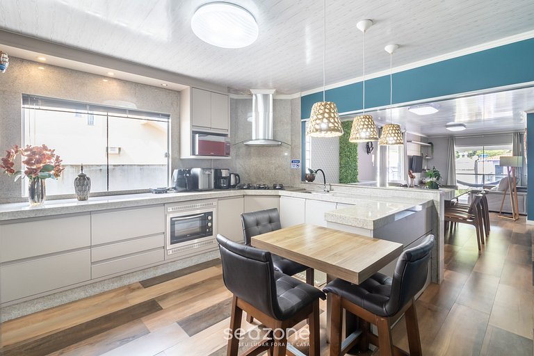 Piso con balcón, 3 dorm. cerca de la playa RSU3842