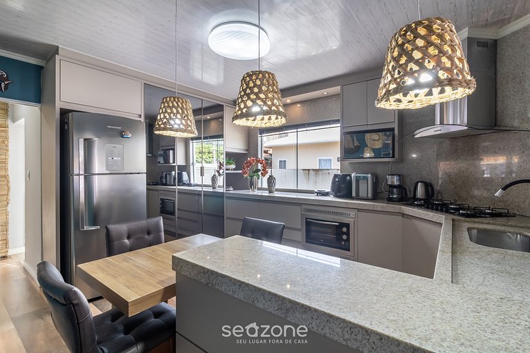 Piso con balcón, 3 dorm. cerca de la playa RSU3842