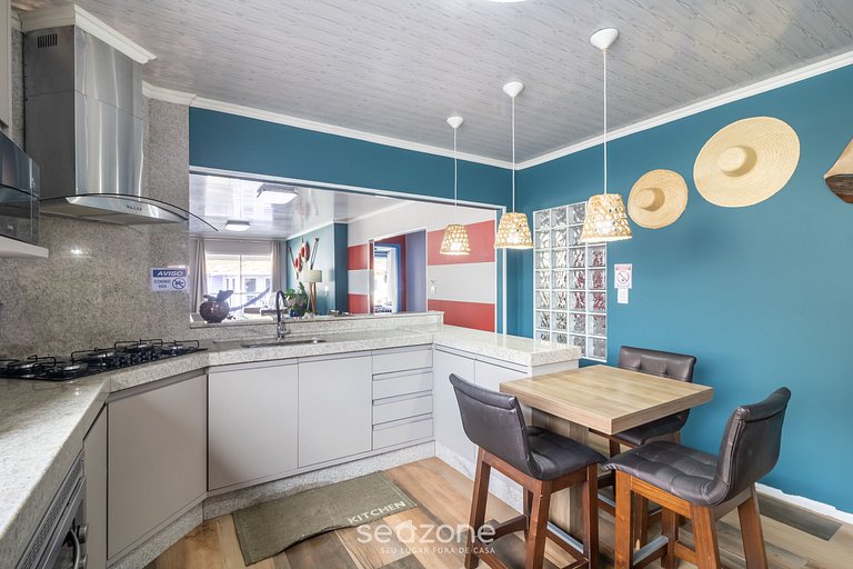 Piso con balcón, 3 dorm. cerca de la playa RSU3842