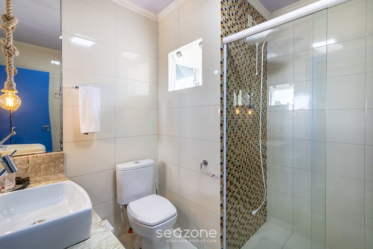 Piso con balcón, 3 dorm. cerca de la playa RSU3842